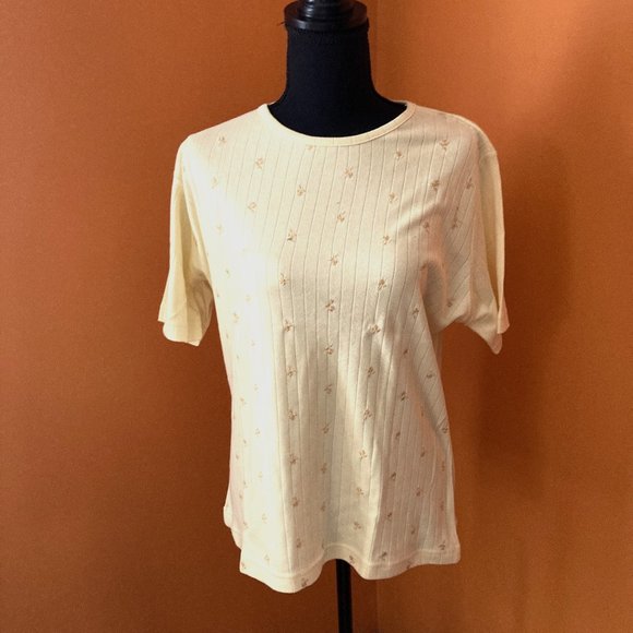 jason maxwell Tops - Jason Maxwell Pale Yellow ribbed T-shirt with floral design. NWT LARGE